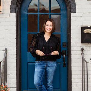 Meet your Posher, Lauren H.!